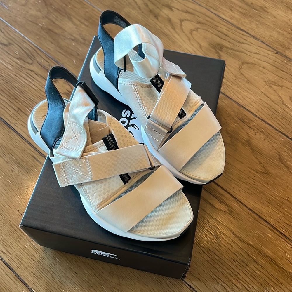 Sorel kinetic impact sandals